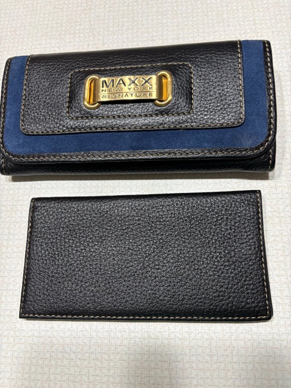 Like new MAXX NEW YORK SIGNATURE Black & Navy blue Leather wallet with checkbook